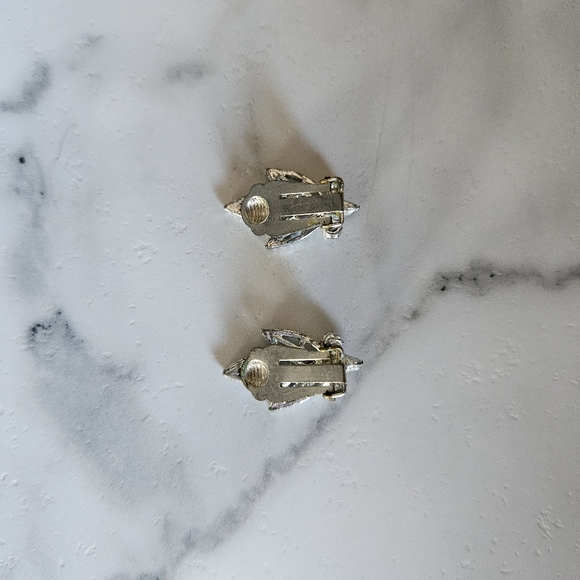 3 for $30 Vintage 1950 clip on earring. Art Deco - Picture 2 of 6